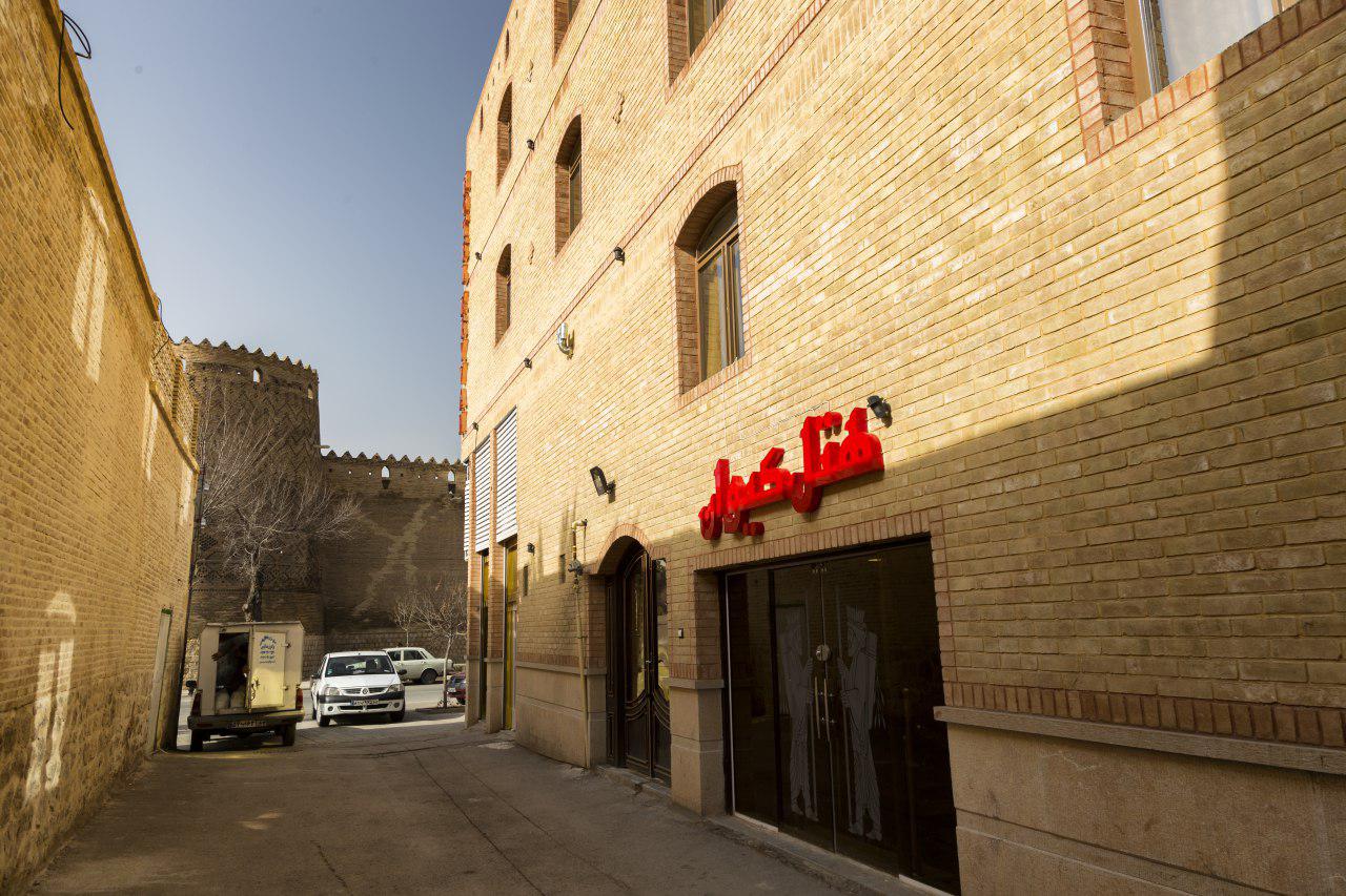 نمای ظاهری هتل کیوان 